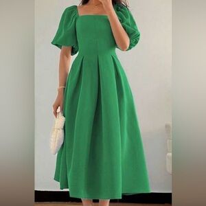 Elegant Green Midi Dress with Puff Sleeves